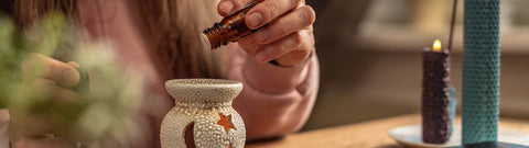 Kominek zapachowy jako pomysł na prezent - dlaczego warto go podarować?